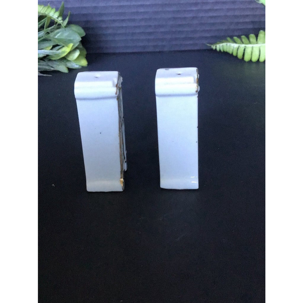 Vintage Bily Brothers Grandfather Clock Salt and Pepper Shakers - Picture 4 of 5